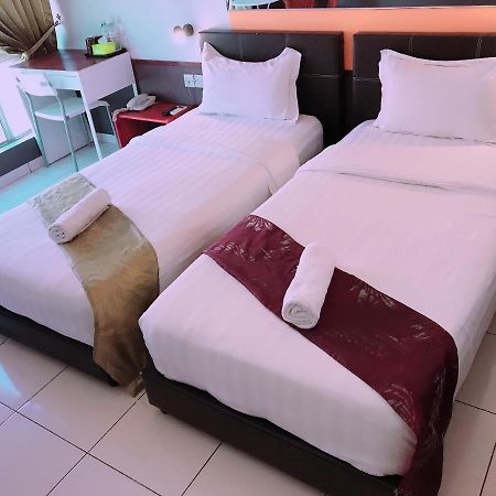 Langit Langi Hotel @ Klia/Klia2 Кампунг Денгкіл Екстер'єр фото